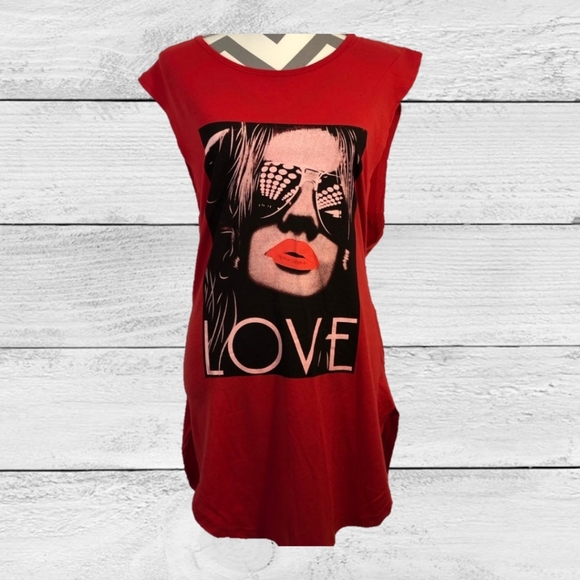 TRUE ROCK Tops - Love & Lips Rocker w/ Sunglasses Red Tee - Size L